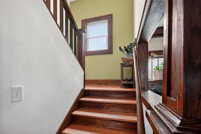 1518 E 9th Street, Des Moines, IA 50316