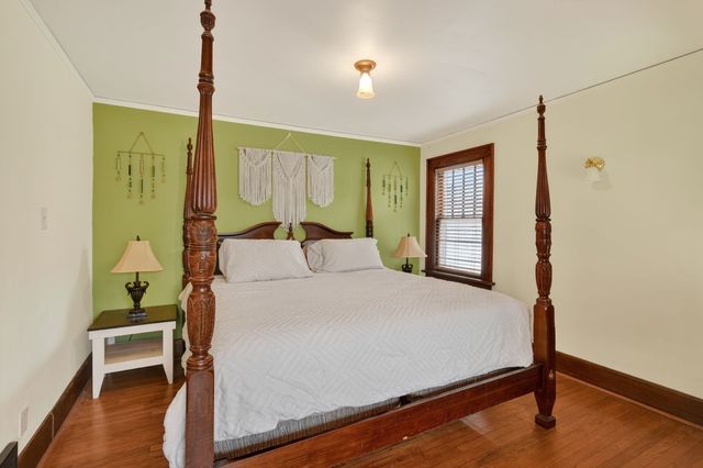 1518 E 9th Street, Des Moines, IA 50316