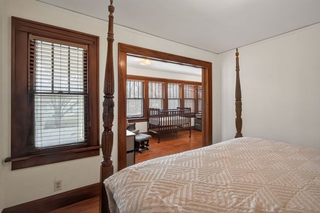 1518 E 9th Street, Des Moines, IA 50316