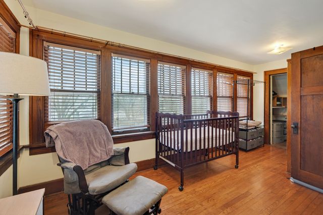 1518 E 9th Street, Des Moines, IA 50316