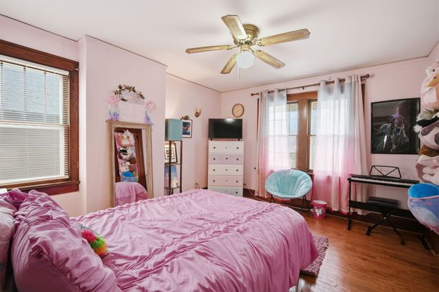 1518 E 9th Street, Des Moines, IA 50316