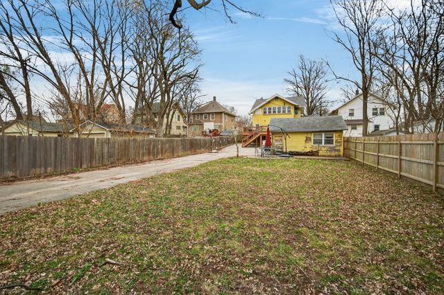 1518 E 9th Street, Des Moines, IA 50316