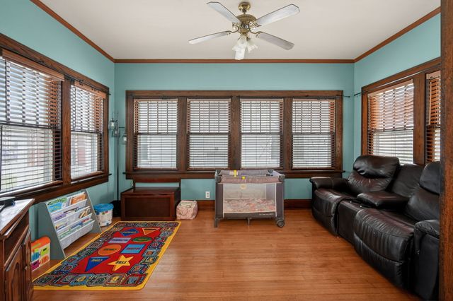 1518 E 9th Street, Des Moines, IA 50316