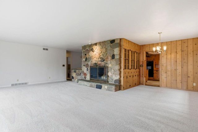 18635 Benington DRIVE, Brookfield, WI 53045