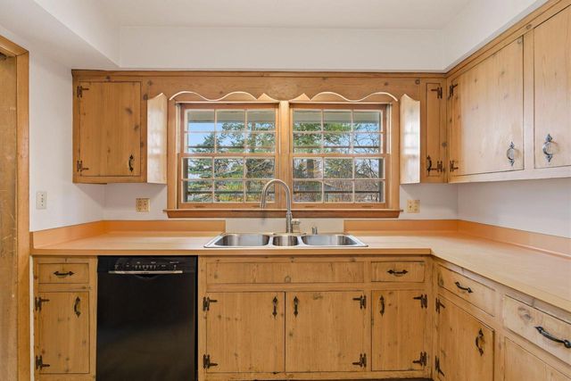 18635 Benington DRIVE, Brookfield, WI 53045