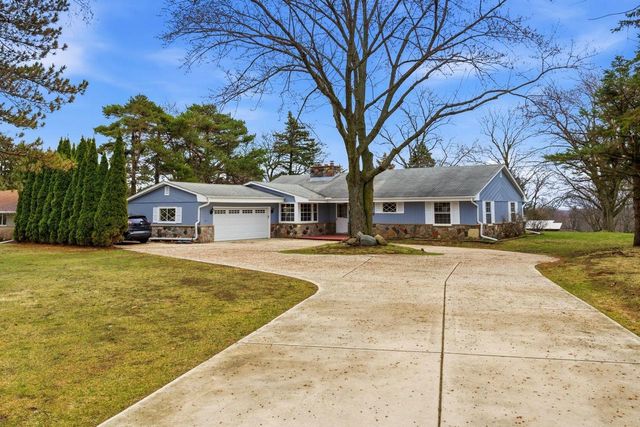 18635 Benington DRIVE, Brookfield, WI 53045