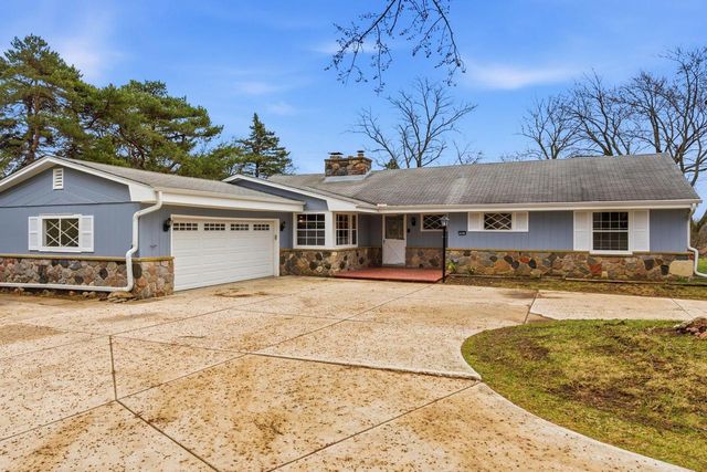 18635 Benington DRIVE, Brookfield, WI 53045