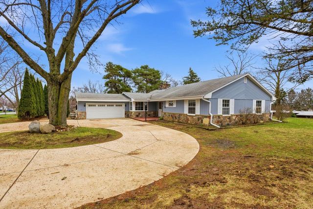 18635 Benington DRIVE, Brookfield, WI 53045