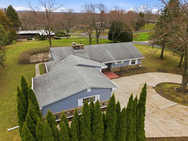 18635 Benington DRIVE, Brookfield, WI 53045