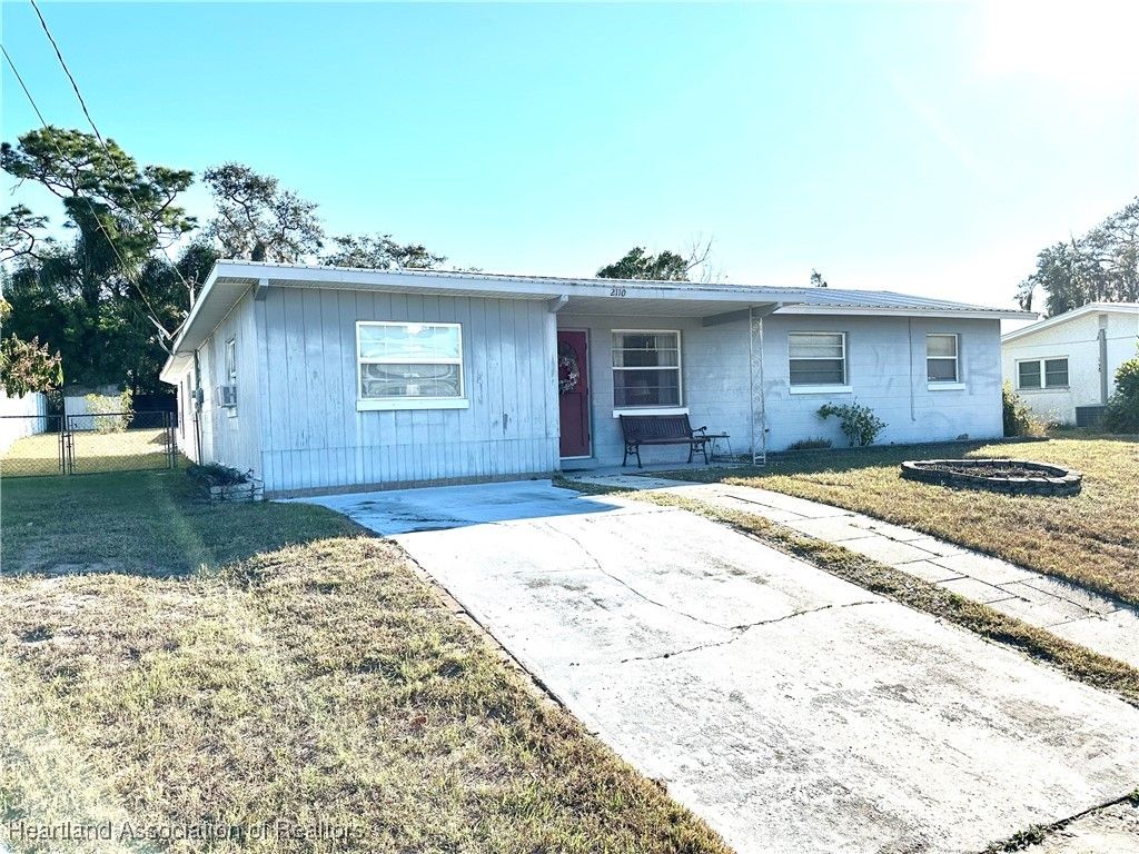 2110 Cleveland Road, Sebring, FL 33870