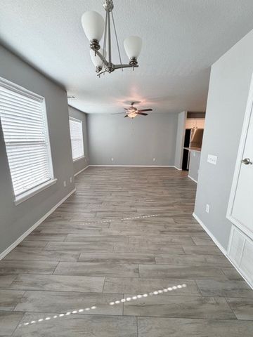 287 S Breakwater Lane, Fayetteville, AR 72704