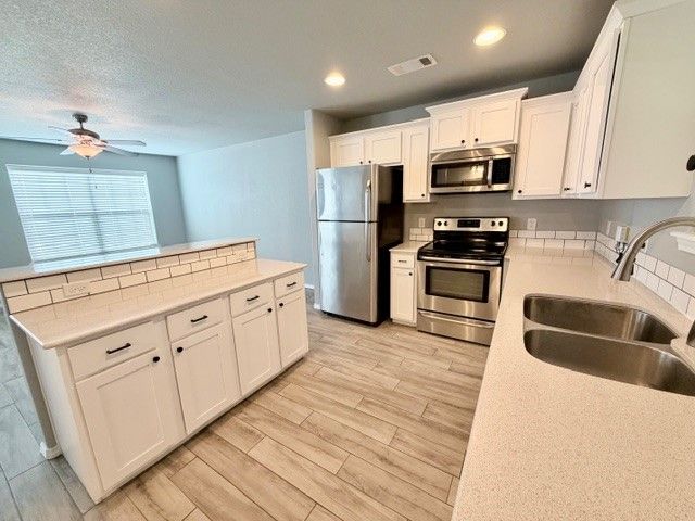 287 S Breakwater Lane, Fayetteville, AR 72704