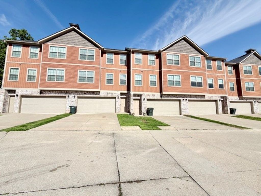 287 S Breakwater Lane, Fayetteville, AR 72704