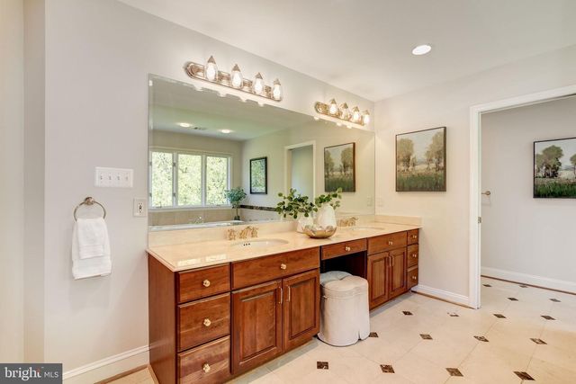 12710 TRAVILAH, Potomac, MD 20854