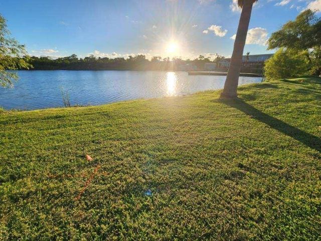 2726 Avenue D, San Leon, TX 77539