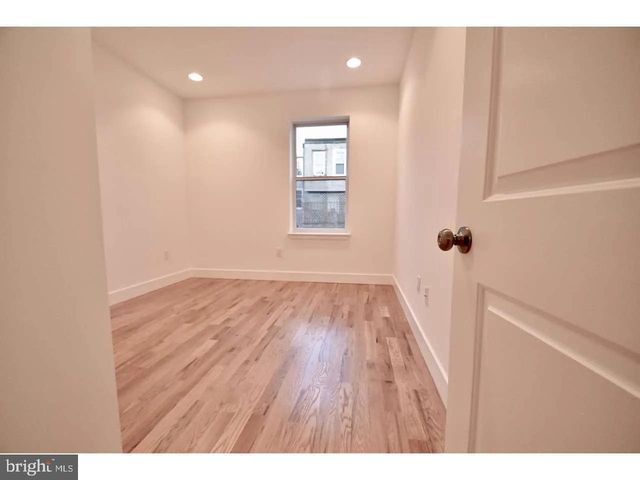 1211 N FRANKLIN ST, Philadelphia, PA 19122