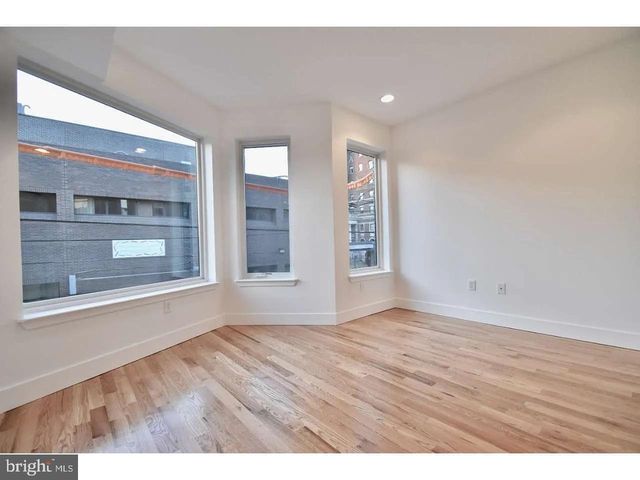 1211 N FRANKLIN ST, Philadelphia, PA 19122