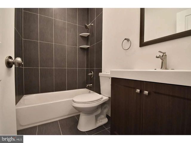 1211 N FRANKLIN ST, Philadelphia, PA 19122