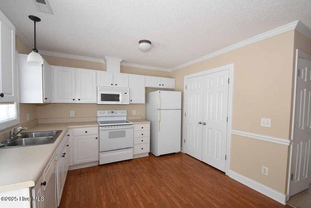 4130 Dudleys Grant Drive G, Winterville, NC 28590