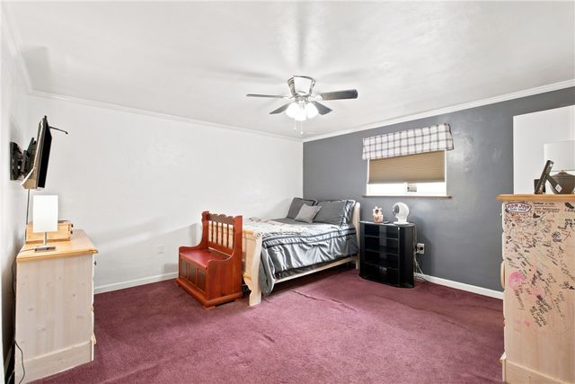 1016 Dana Dr, West Mifflin, PA 15122
