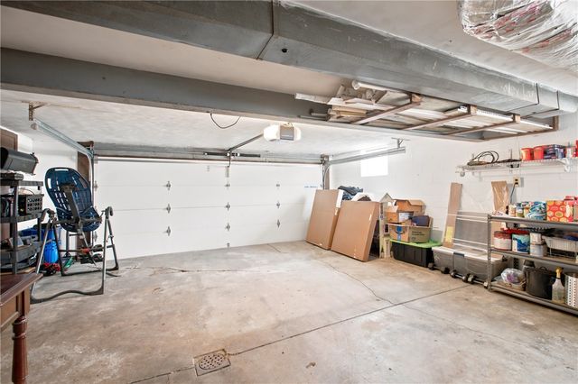 1016 Dana Dr, West Mifflin, PA 15122