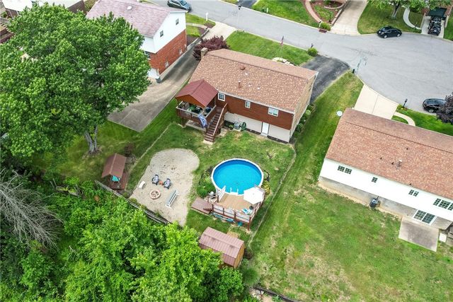 1016 Dana Dr, West Mifflin, PA 15122
