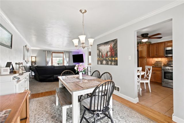 1016 Dana Dr, West Mifflin, PA 15122