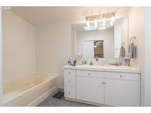 13025 Se ORIENT Dr 8, Boring, OR 97009