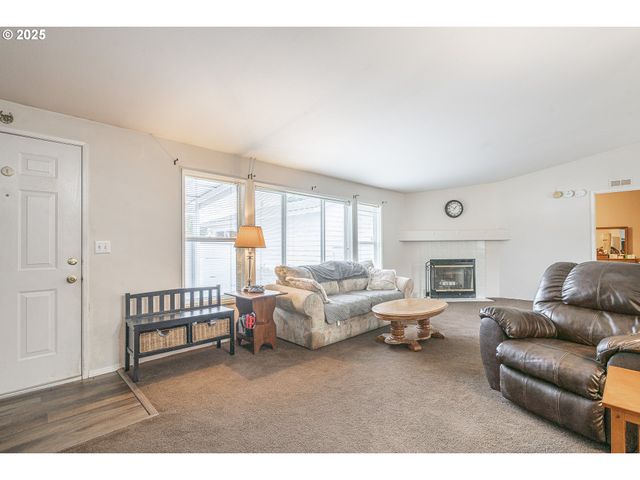 13025 Se ORIENT Dr 8, Boring, OR 97009