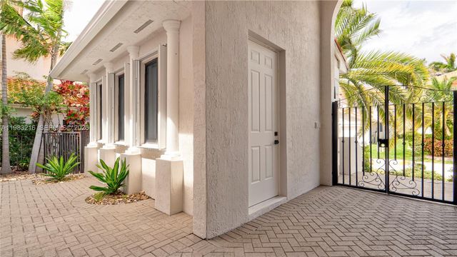 7956 SW 195th St, Cutler Bay, FL 33157