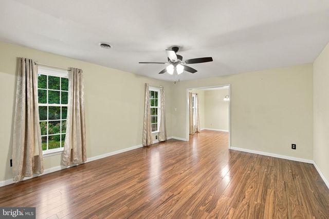 104 HARDWOOD LN, Fredericksburg, VA 22408
