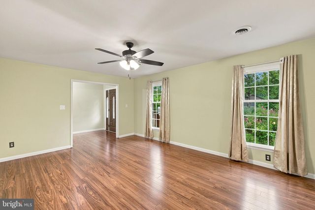 104 HARDWOOD LN, Fredericksburg, VA 22408