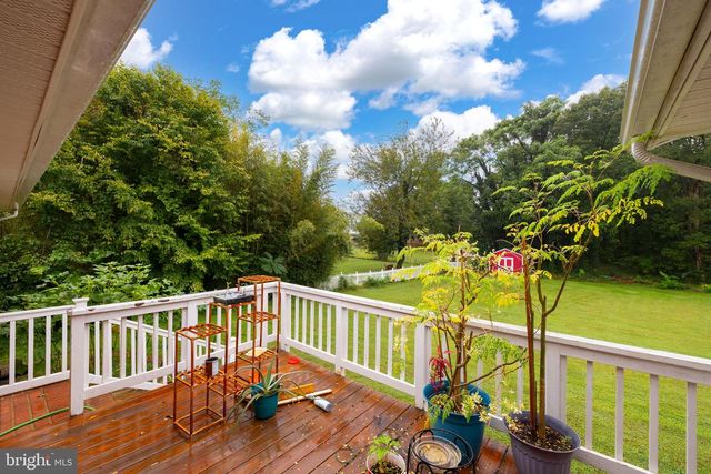 104 HARDWOOD LN, Fredericksburg, VA 22408