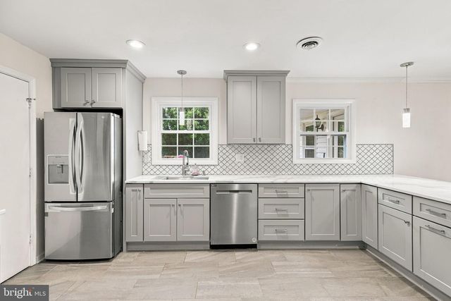 104 HARDWOOD LN, Fredericksburg, VA 22408