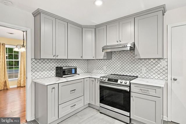104 HARDWOOD LN, Fredericksburg, VA 22408