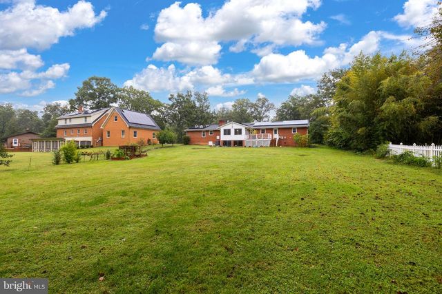 104 HARDWOOD LN, Fredericksburg, VA 22408