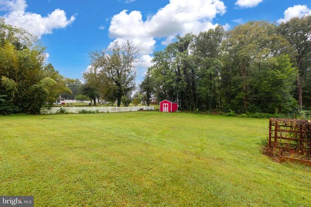 104 HARDWOOD LN, Fredericksburg, VA 22408