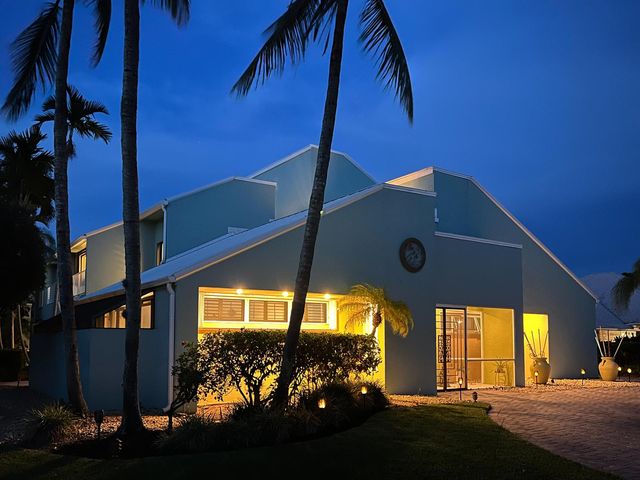 8902 SE Marina Bay Drive, Hobe Sound, FL 33455