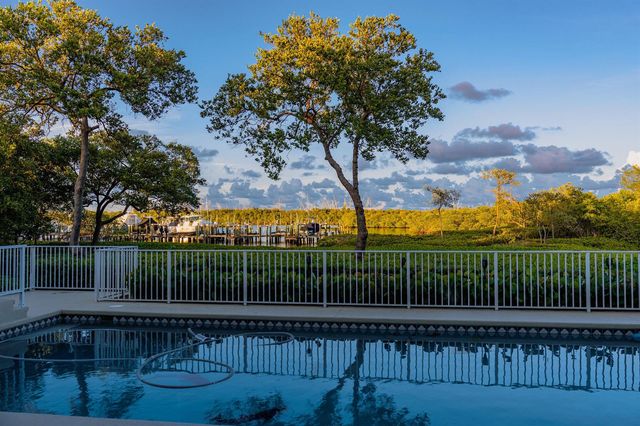8902 SE Marina Bay Drive, Hobe Sound, FL 33455