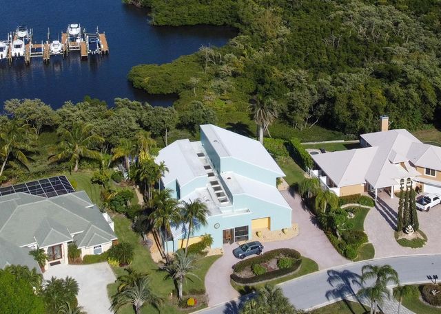 8902 SE Marina Bay Drive, Hobe Sound, FL 33455