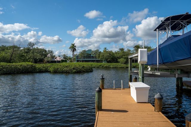 8902 SE Marina Bay Drive, Hobe Sound, FL 33455