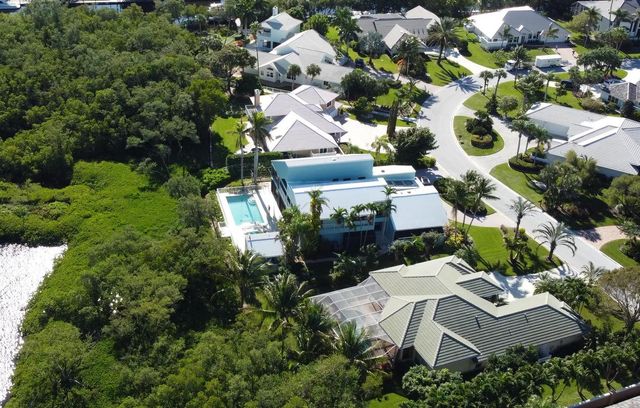 8902 SE Marina Bay Drive, Hobe Sound, FL 33455