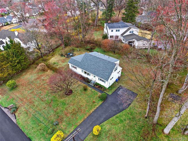 107 Whittier Drive, Thornwood, NY 10594