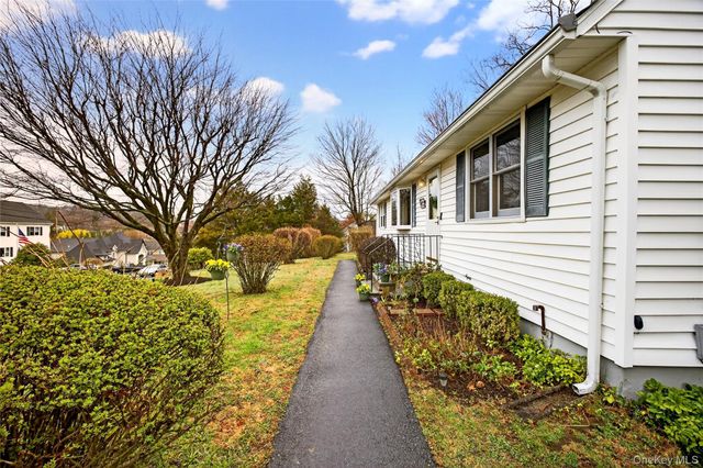 107 Whittier Drive, Thornwood, NY 10594