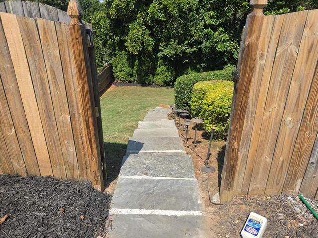 2109 Walnut Creek Trail NW, Kennesaw, GA 30152