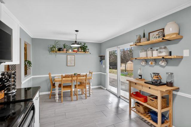 4344 Central Valley Dr, Hermitage, TN 37076