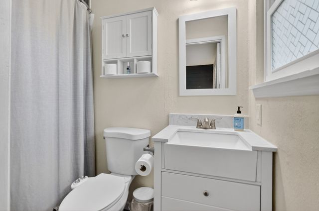 4344 Central Valley Dr, Hermitage, TN 37076