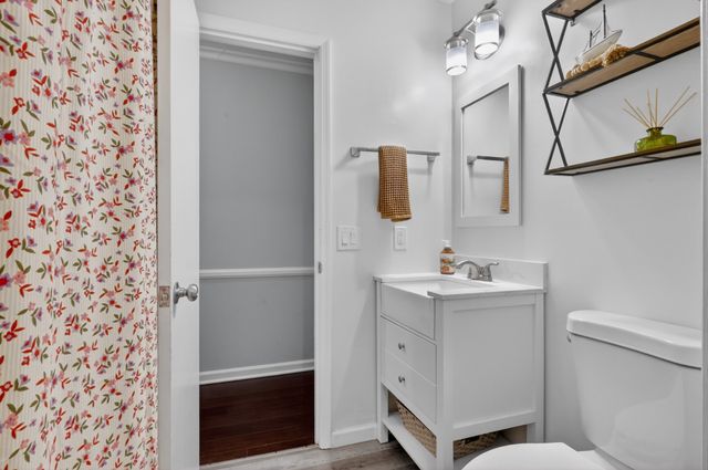 4344 Central Valley Dr, Hermitage, TN 37076