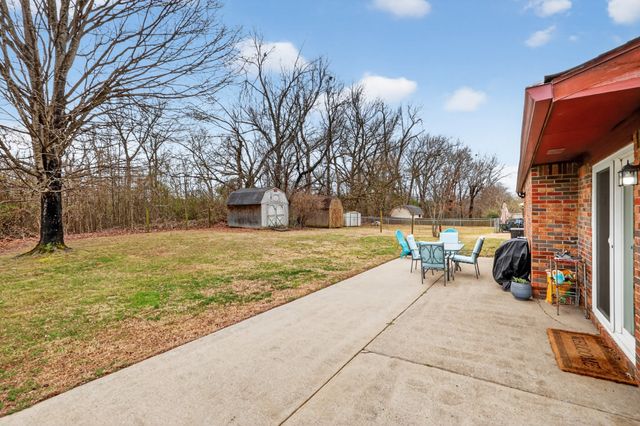 4344 Central Valley Dr, Hermitage, TN 37076