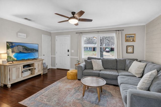 4344 Central Valley Dr, Hermitage, TN 37076